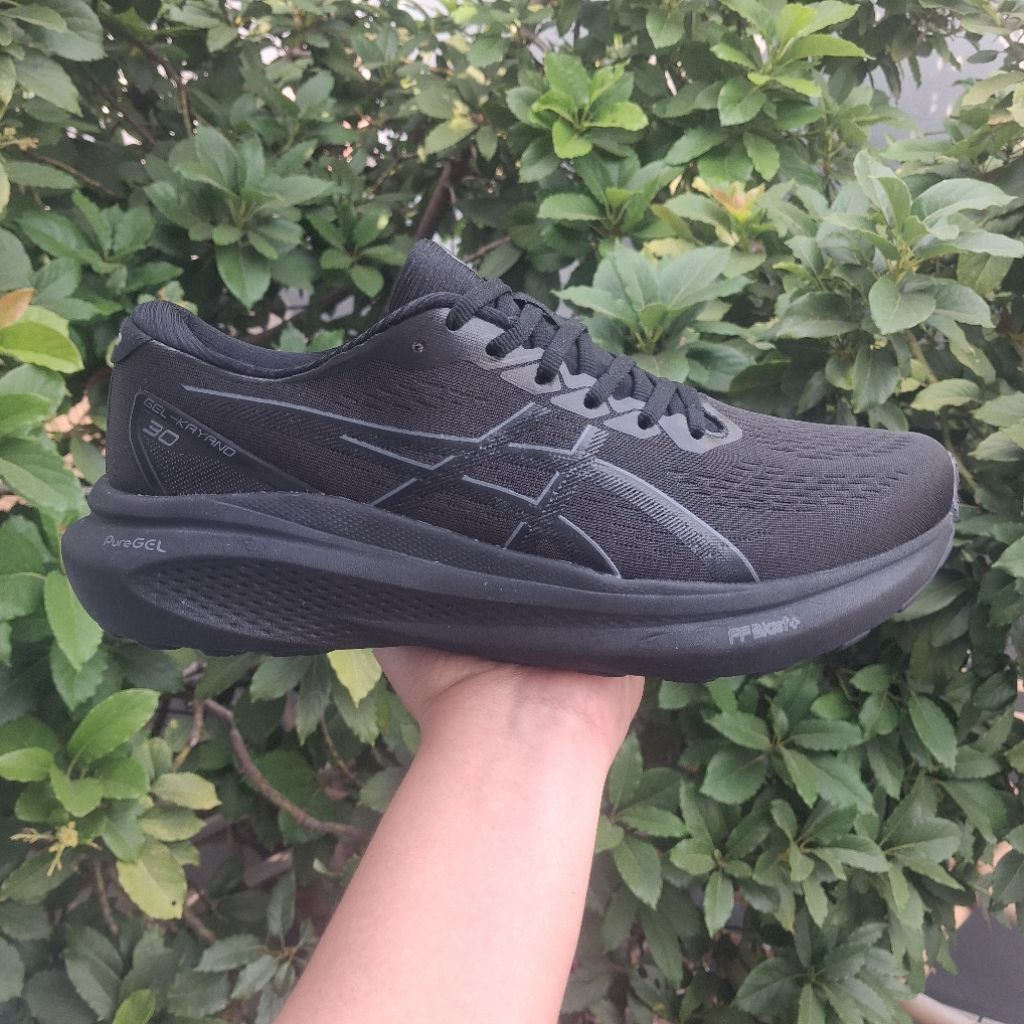 Sepatu AsicsGelKayano 30 Tripleblack