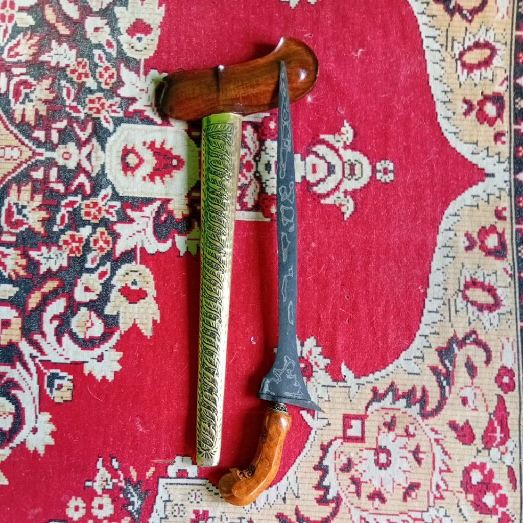 Keris Dapur Brojol Pamor Sembur Mas Tiban , Sepuh Majapahit , Deder Tejo Kinurung