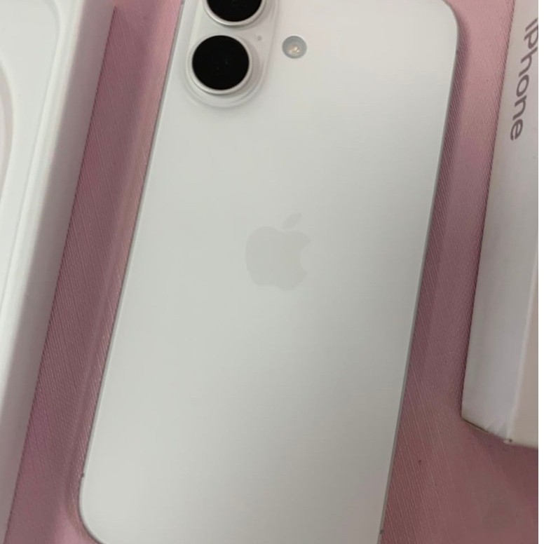 iPhone 17 Basic 256GB Resmi iBox White Fullset  Unit Baru Claim Garansi iBox Resmi jadi region ZP/A 
