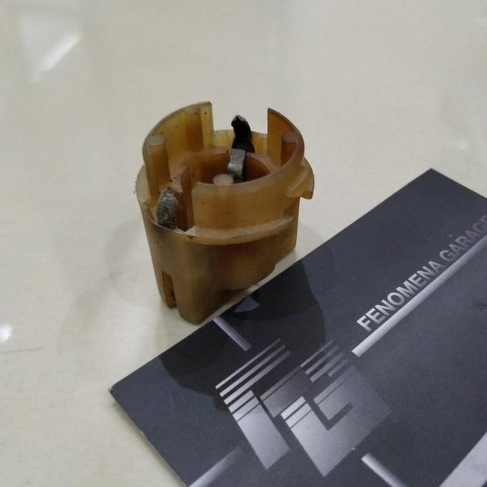 ORIGINAL BMW E34 SOKET LAMPU STOP LAMP RESTOCK