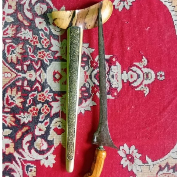 Keris Tilam Upih Pamor Jung isi Donyo , Sepuh Tuban Mojopahit , Pendok Tatahan Halus Tebal 04 mm
