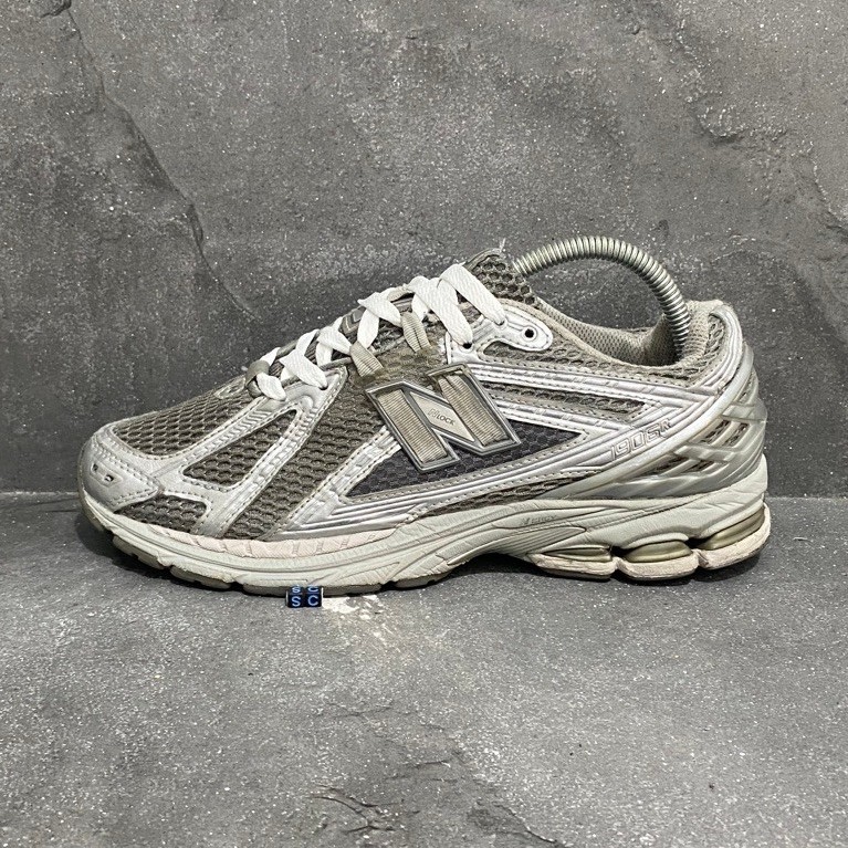 1906R A8976