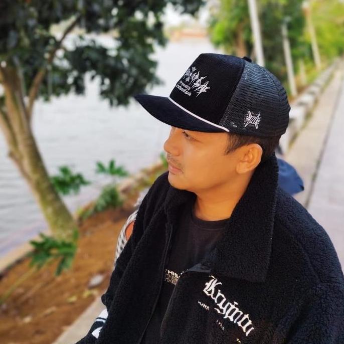 Capto- Topi Jaring Corduroy Garaga Full Black