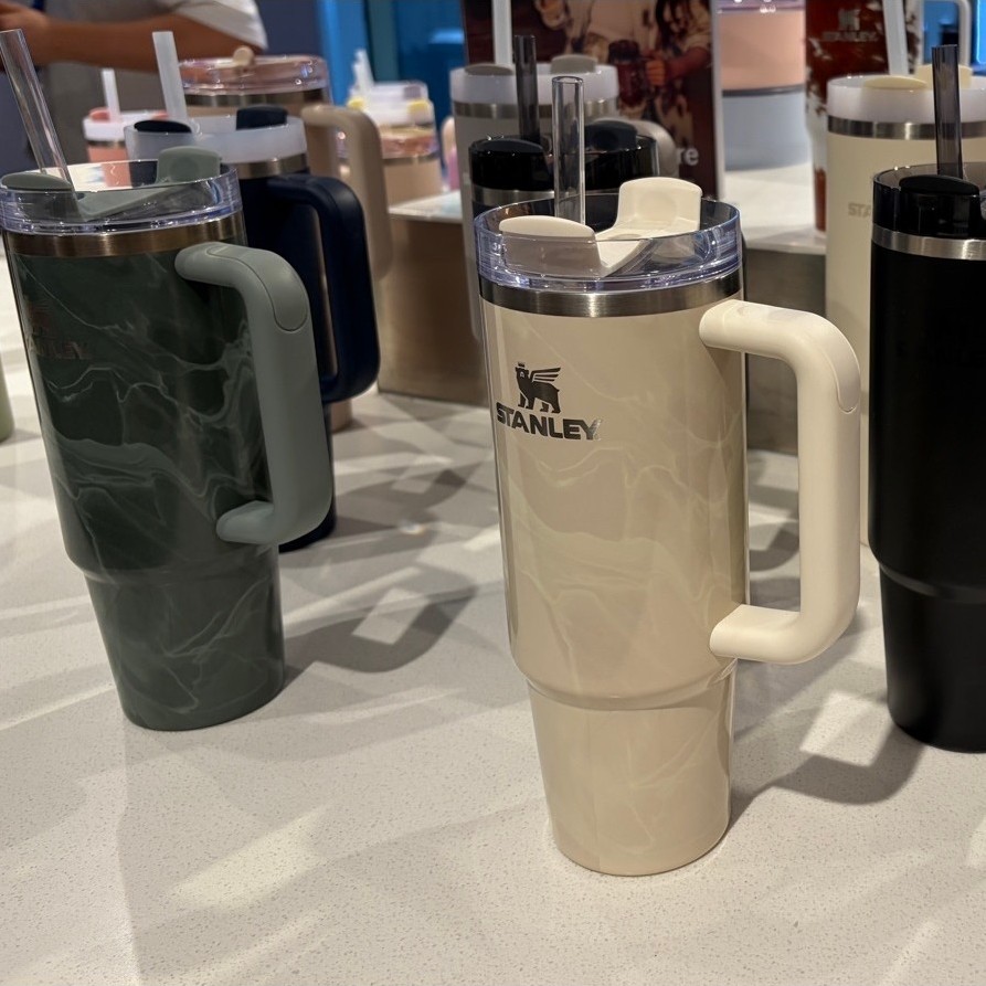 Stanley the quencher tumbler 30oz jastip ori store ada nota