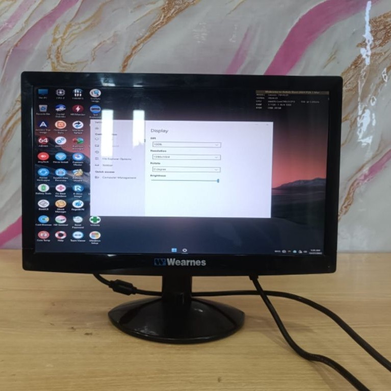 Monitor 16 inch LED Wearnes Bekas Normal Original - Siap Pakai