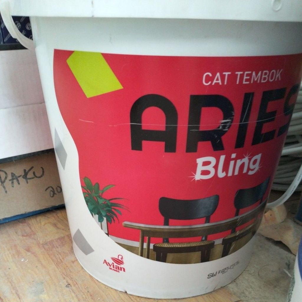 cat aries putih superr white blings