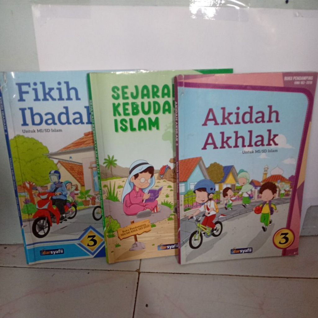 Buku Pendamping MI/SD Islam Kelas 3 Fikih Ibadah Sejarah Kebudayan Islam Akidah Akhlak