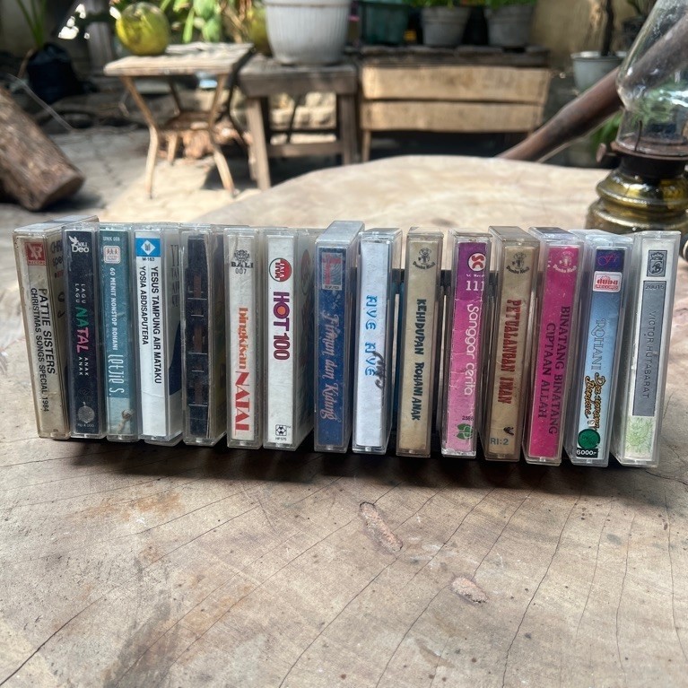 Kaset Pita / Cassette Tape Lagu dan Kisah Tema Rohasi Nasrani 15 Buah Mix Rak Satu Susun