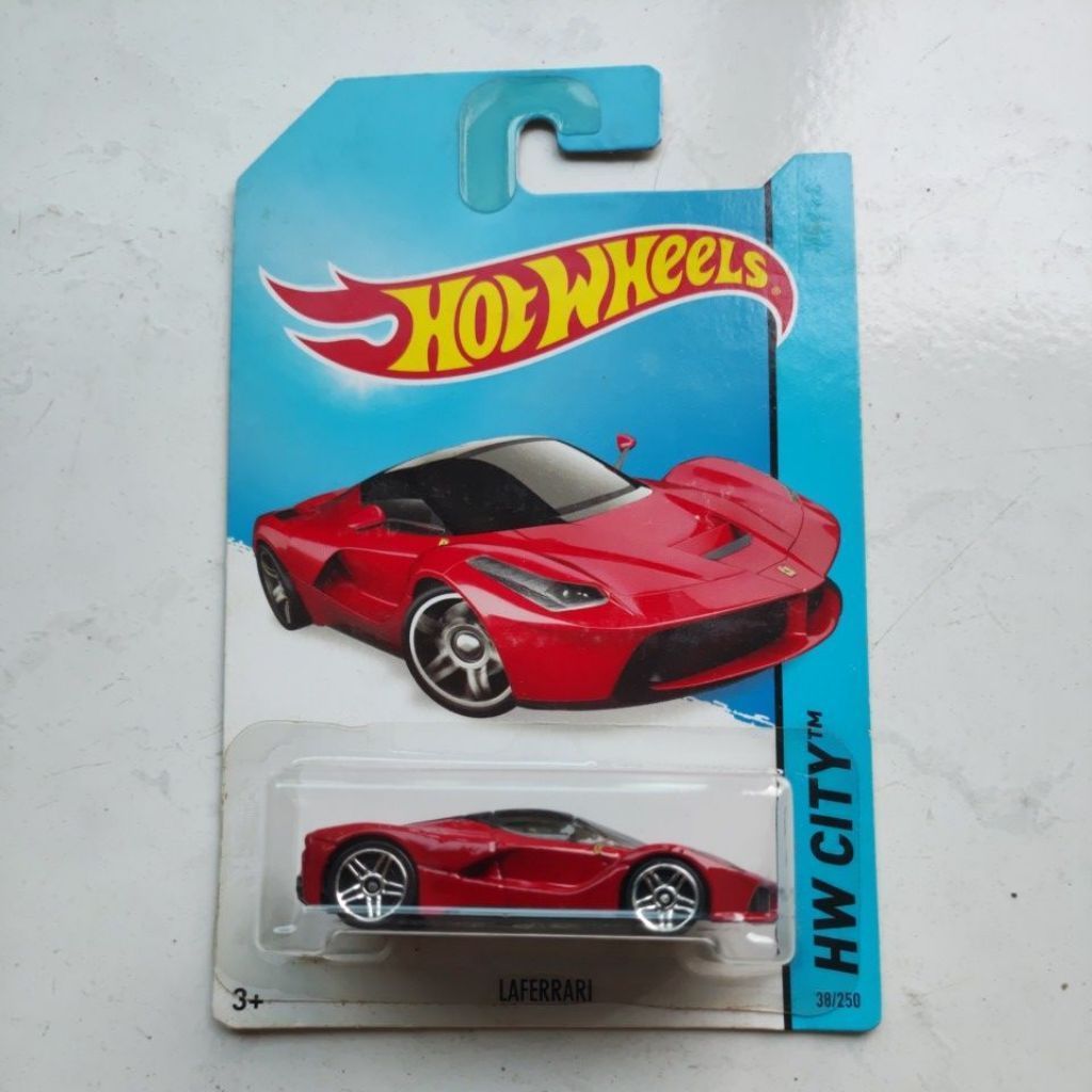 Hotwheels Laferrari Merah