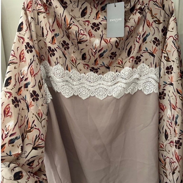 New Sale Jenna & Kaia Laudy Top Taupe L