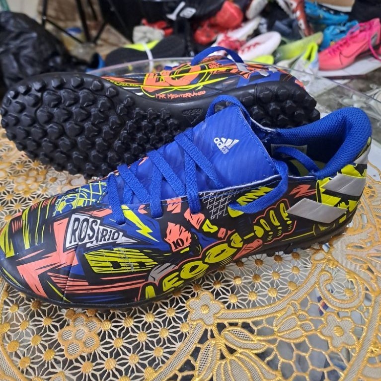 sepatu bola truf nemeziz messi