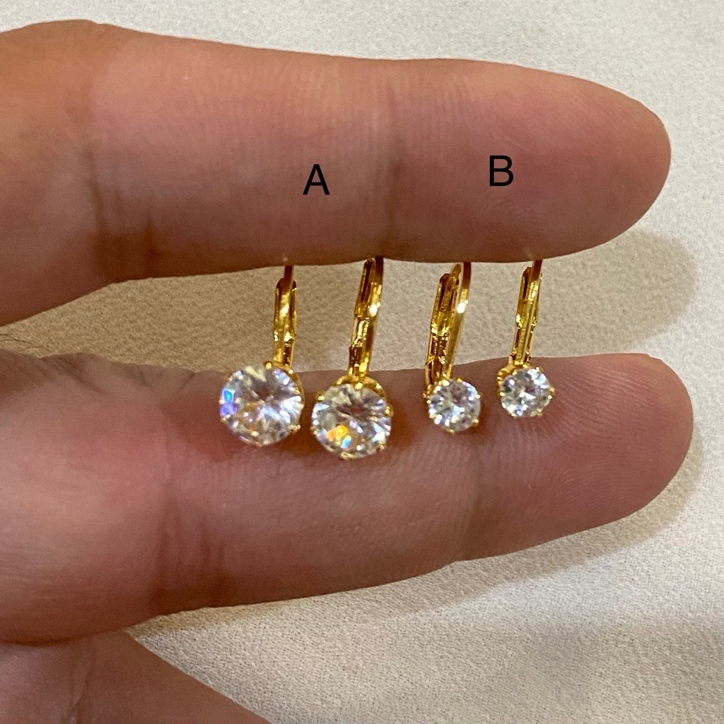Anting Wanita Desy Lapis Emas 1/4 Gram - Desain Elegan, Nyaman Dipakai, Mudah Dirawat