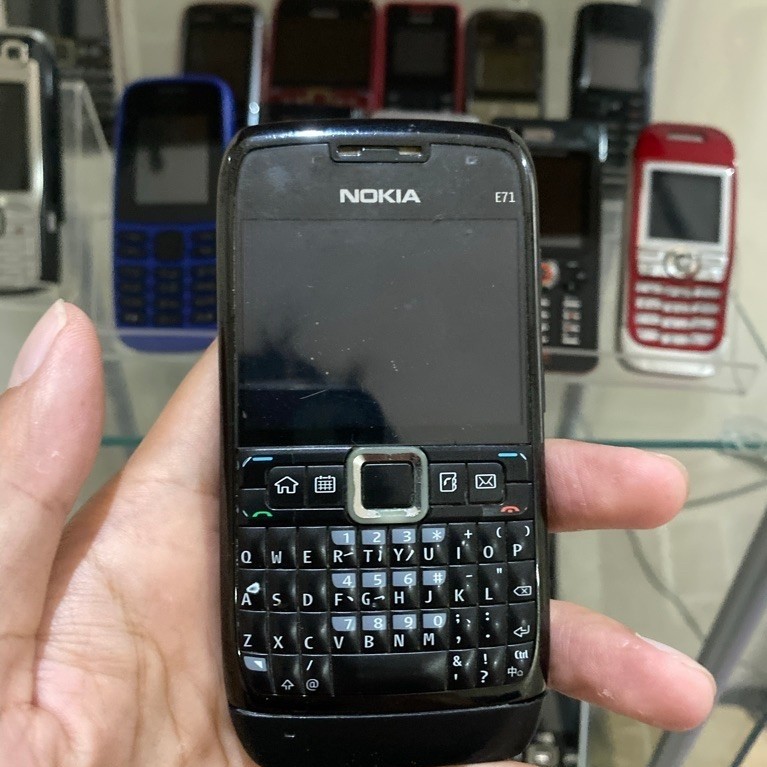 Nokia E71 RM 346 Normal & Bahan