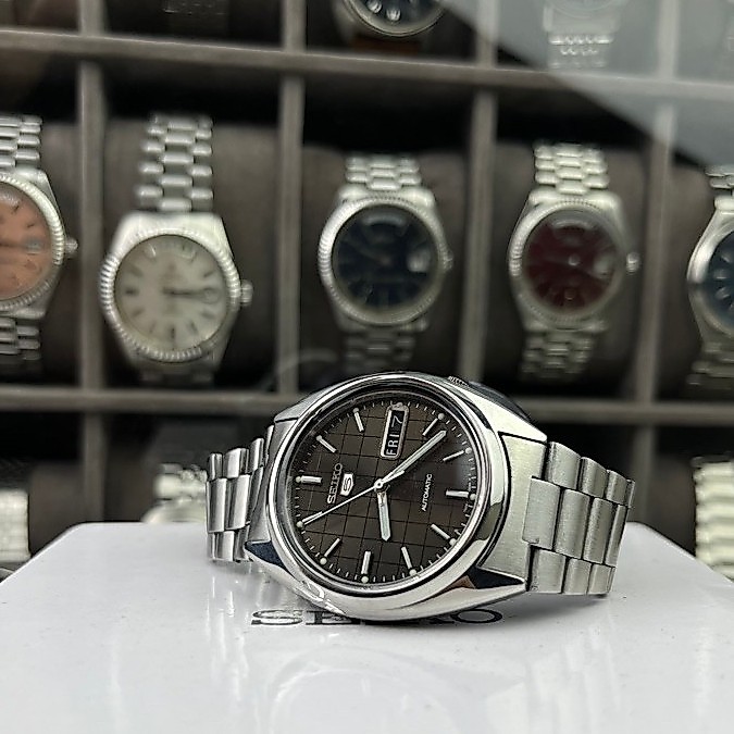 SEIKO 5 SNXF07K1 WITH BOX GRID DIAL