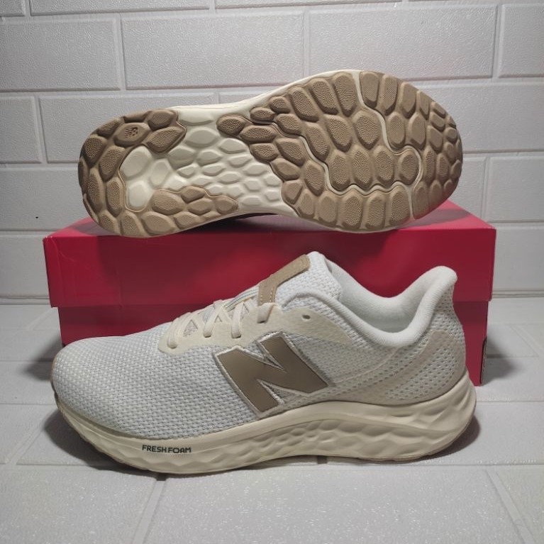 Sepatu running baru new balance arishi original