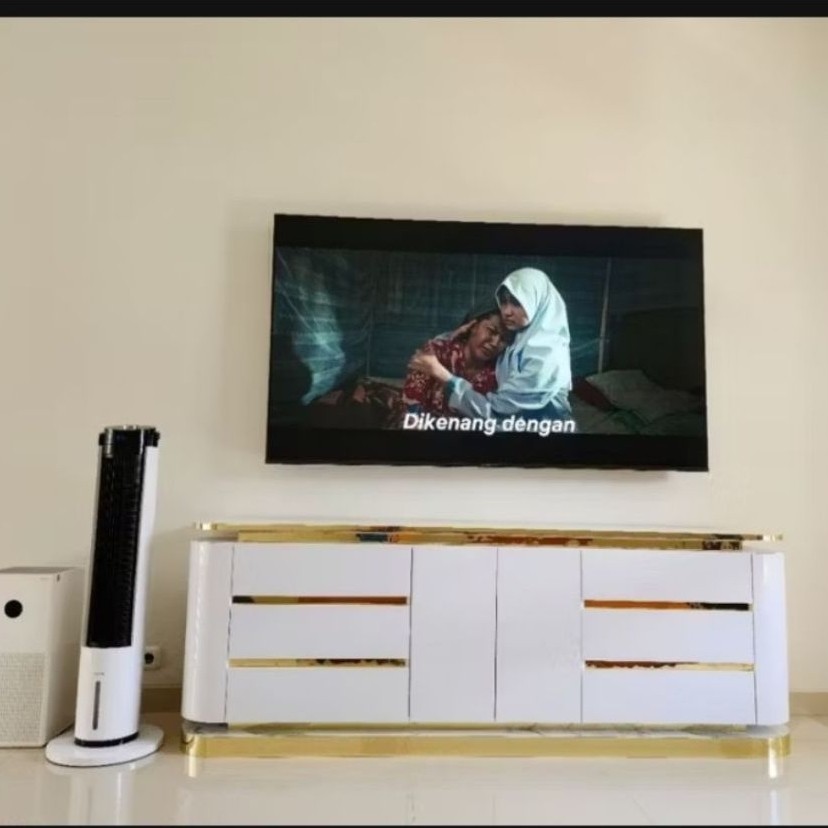 Meja TV Lis Emas Minimalis HPL, Meja Lis Emas, Lemari Kabinet TV, Bufet TV Hpl