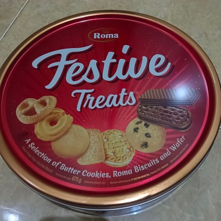 Roma Biskuit and wafer Festive Treats 675g