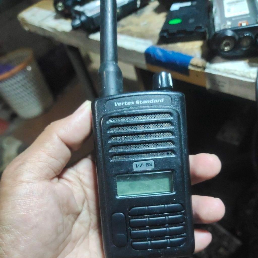HT VERTEX STANDARD VZ-88 UHF HT VERTEXSTANDARD VZ88