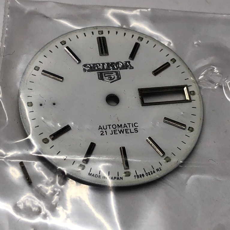 dial jam seikoa warna putih diameter 29 mm