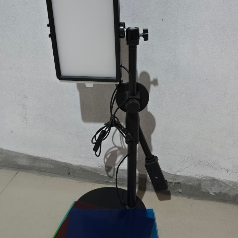 Preloved Tripod