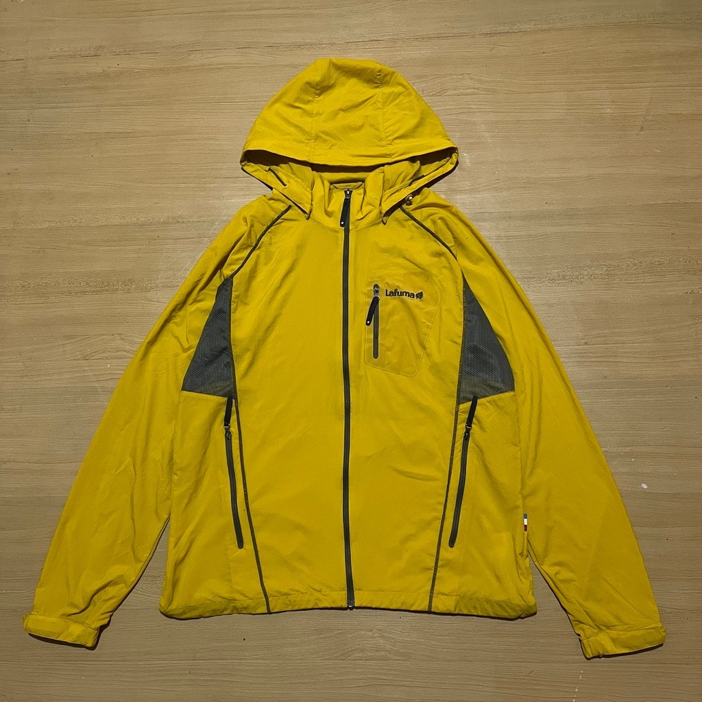 Jaket running Lafuma ( Size M || Lebar dada 57 CM Panjang 68 CM )