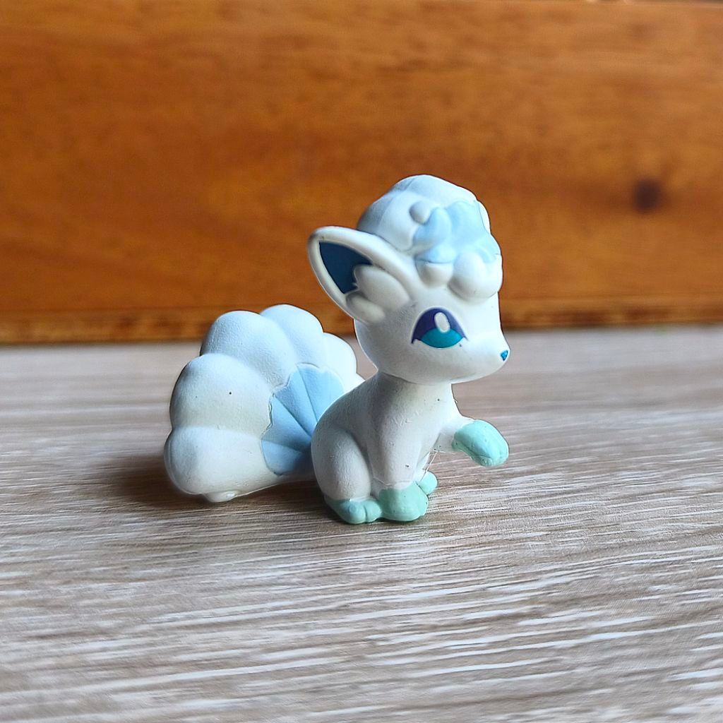 Figure Pokemon Moncolle Vulpix Alolan Takara Tomy