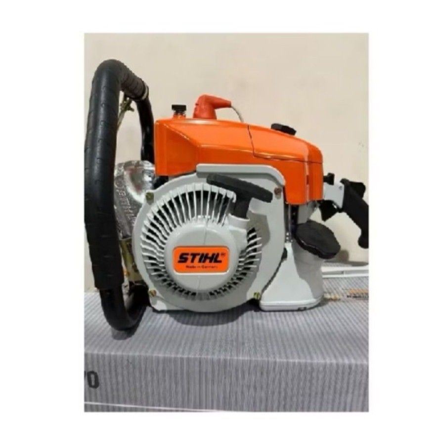 Mesin Potong Kayu STIHL MS 070 dengan Bar 36 Inch, Desain Ergonomis, Kapasitas Bahan Bakar 1.20 L