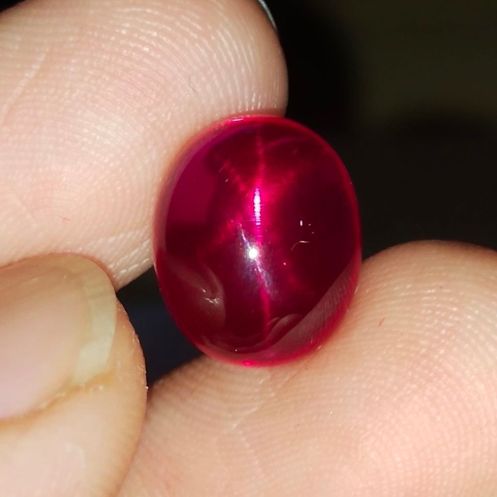 Ruby Star 12 x 10 x 5 mm 8.15 Ct Merah Delima Super Oval Cabochon Code 2186