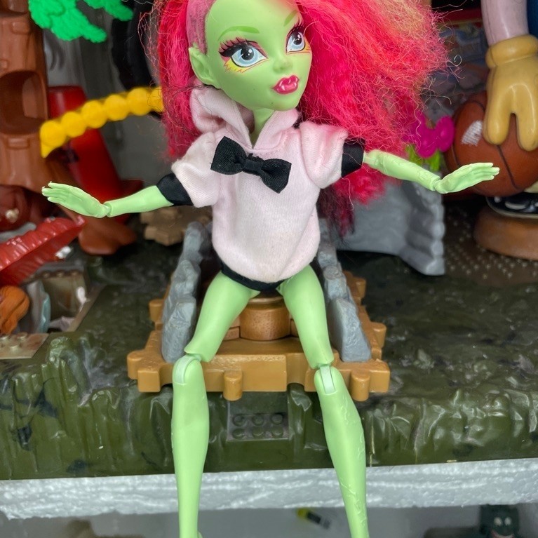 Boneka Monsterr High MH Barbie