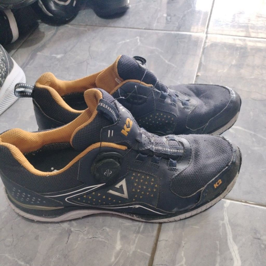 sepatu second original K2 size 42/27