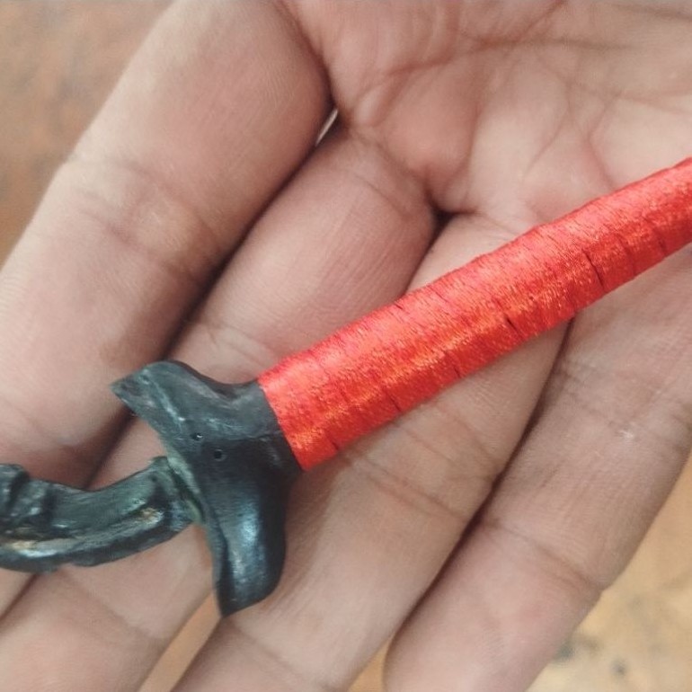 koleksi keris mini combong pita merah