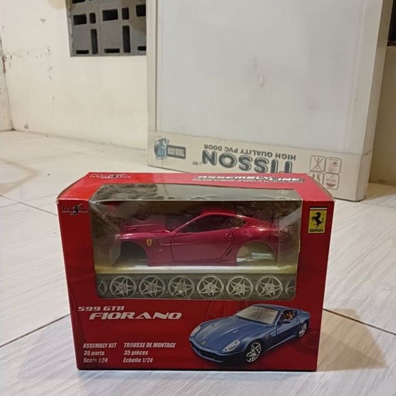 Diecast Maisto Assembly Line Ferrari 599 GTB Fiorano 1:24 Red (NOS)