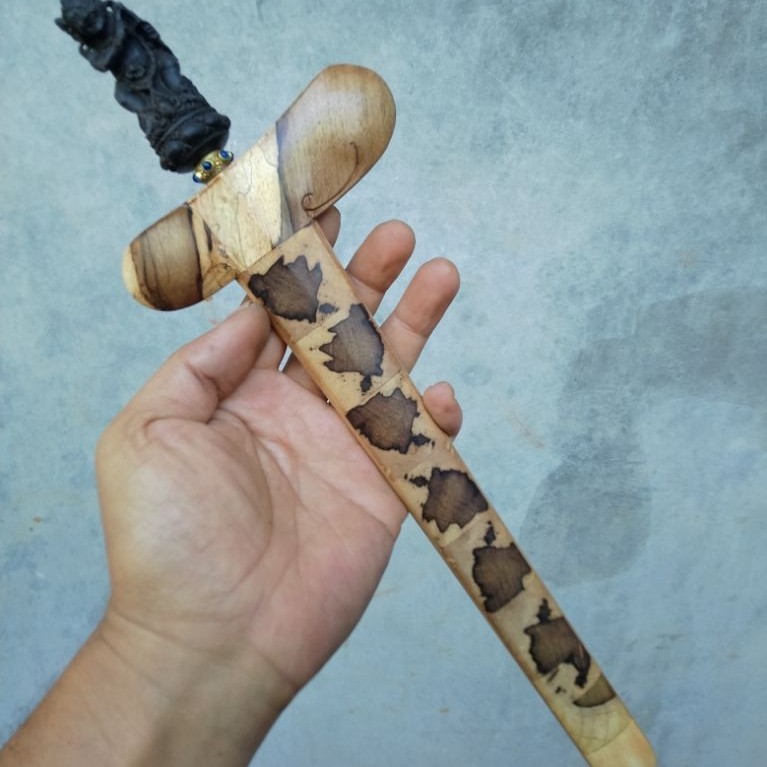 keris bali seselet