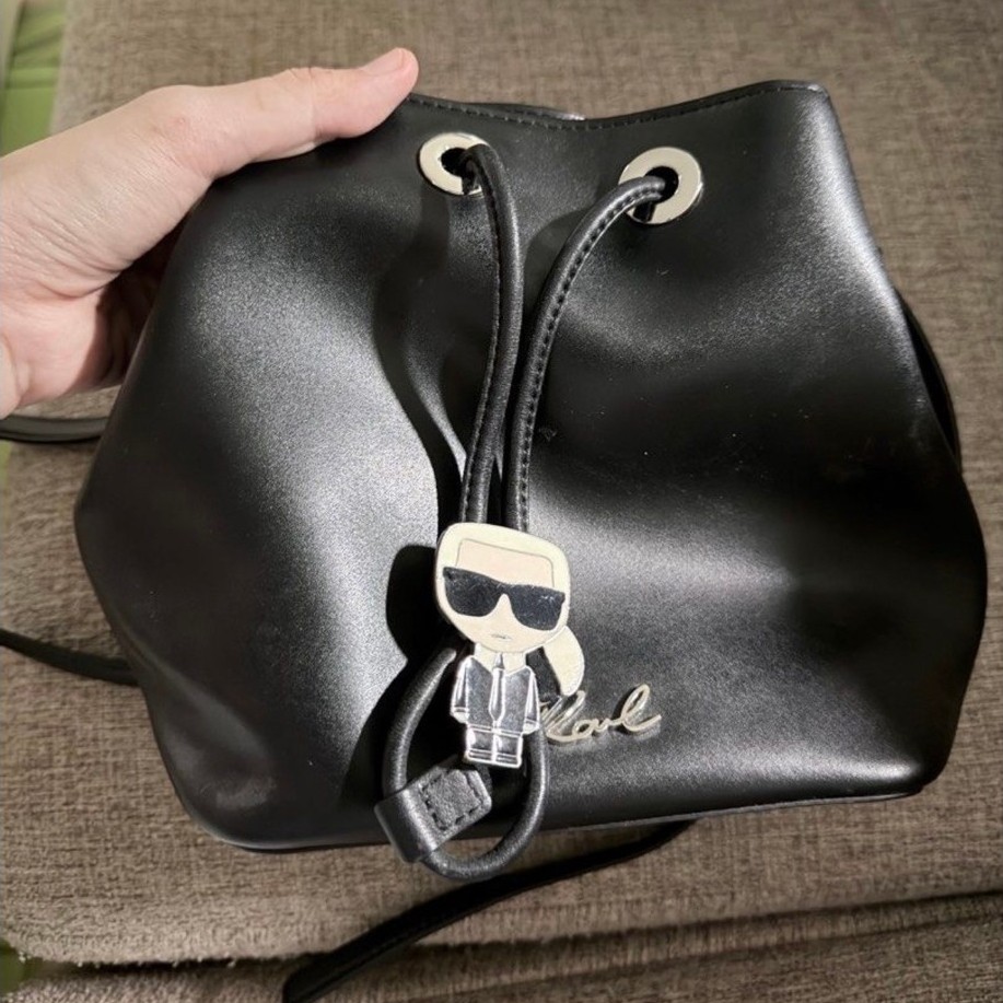 Karl Lagerfeld K/ ikonik bucket bag