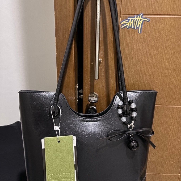 Totebag Hitam Mr Diy