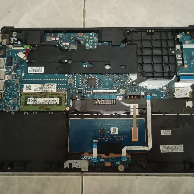 Mobo hp 14 - cm0071au. Processor AMD E2 - 9000e.