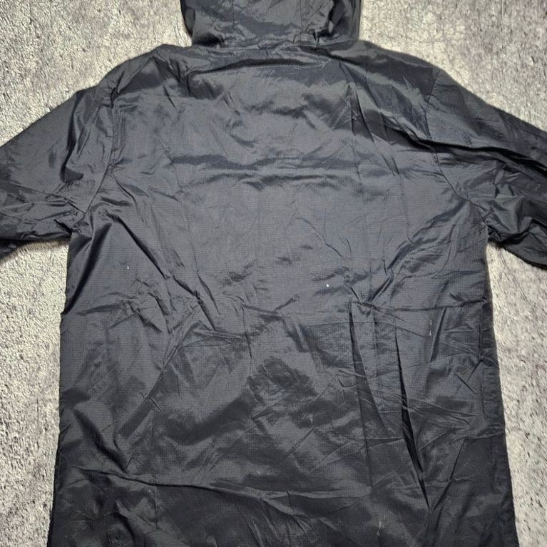 Jacket Outdoor Gunung UNDER ARMOUR