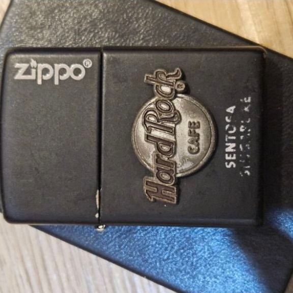 Zippo Hardrock cafe Hard Rock cafe Sentosa Singapore