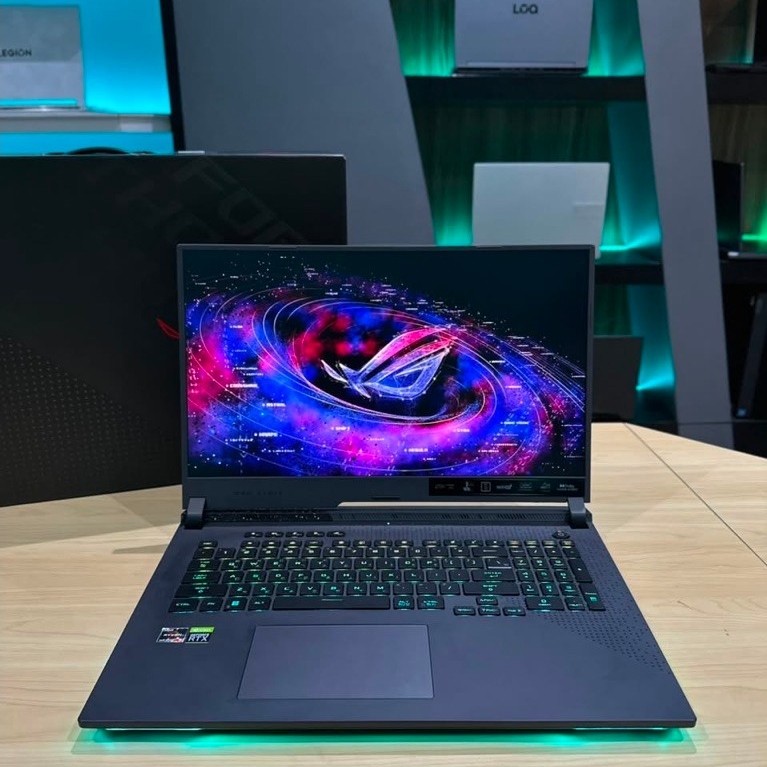 ASUS ROG Strix G17 G713RS — Ryzen 9 6900HX I RTX 3080 8GB I 16GB I 1TB