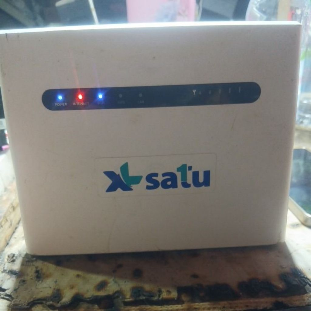 Wifi Router 4G XL Satu HKM-B001(unit plus adaptor)blm unlock