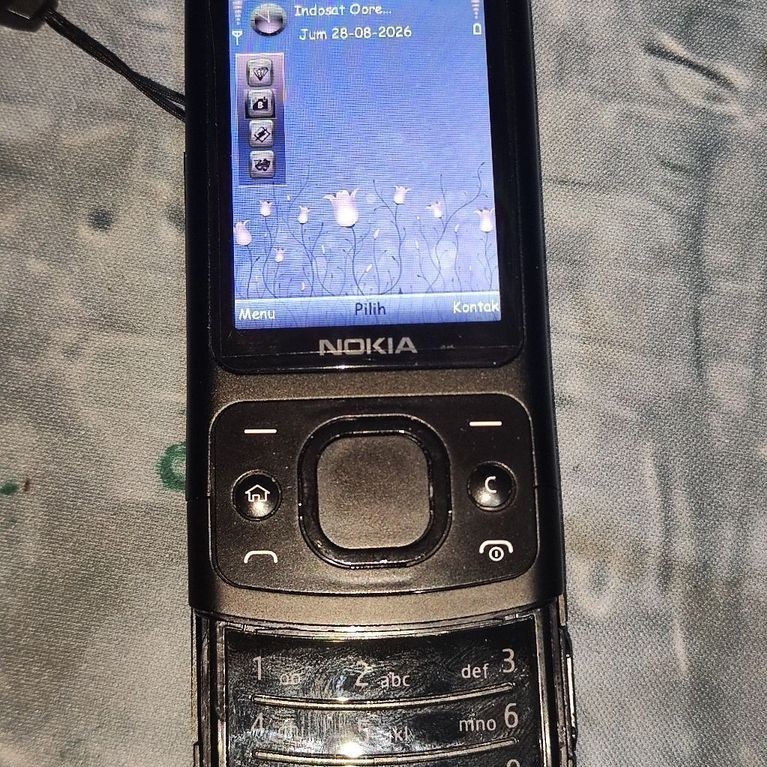 Nokia 6700s slide