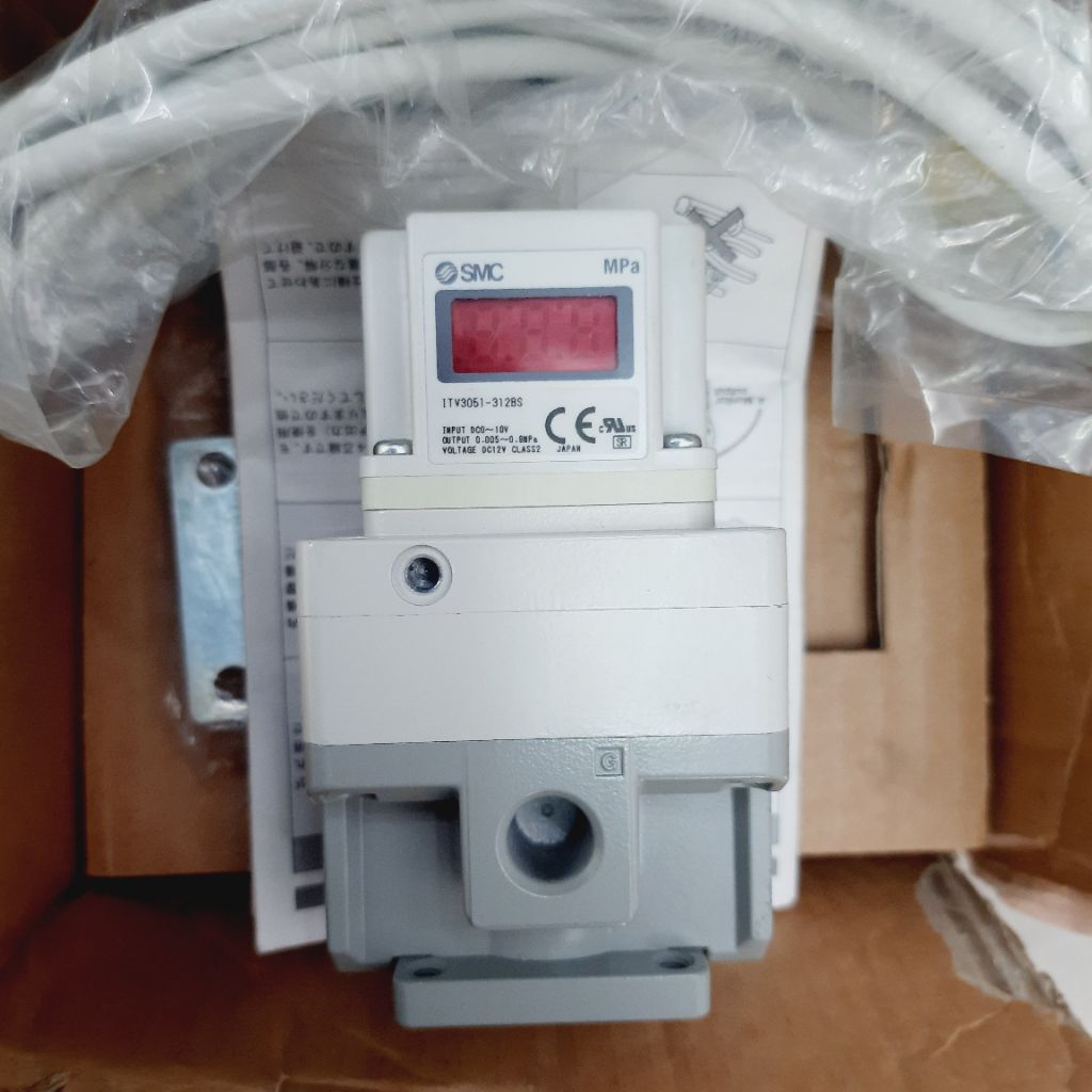 SMC ITV3051-312BS Electro Pneumatic Regulator SMC