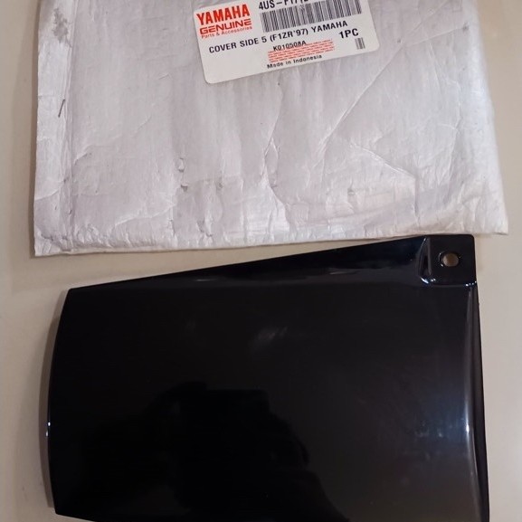 Cover tail Tutup Box Body Hitam Yamaha F1ZR Original 4US-F171E-00-33