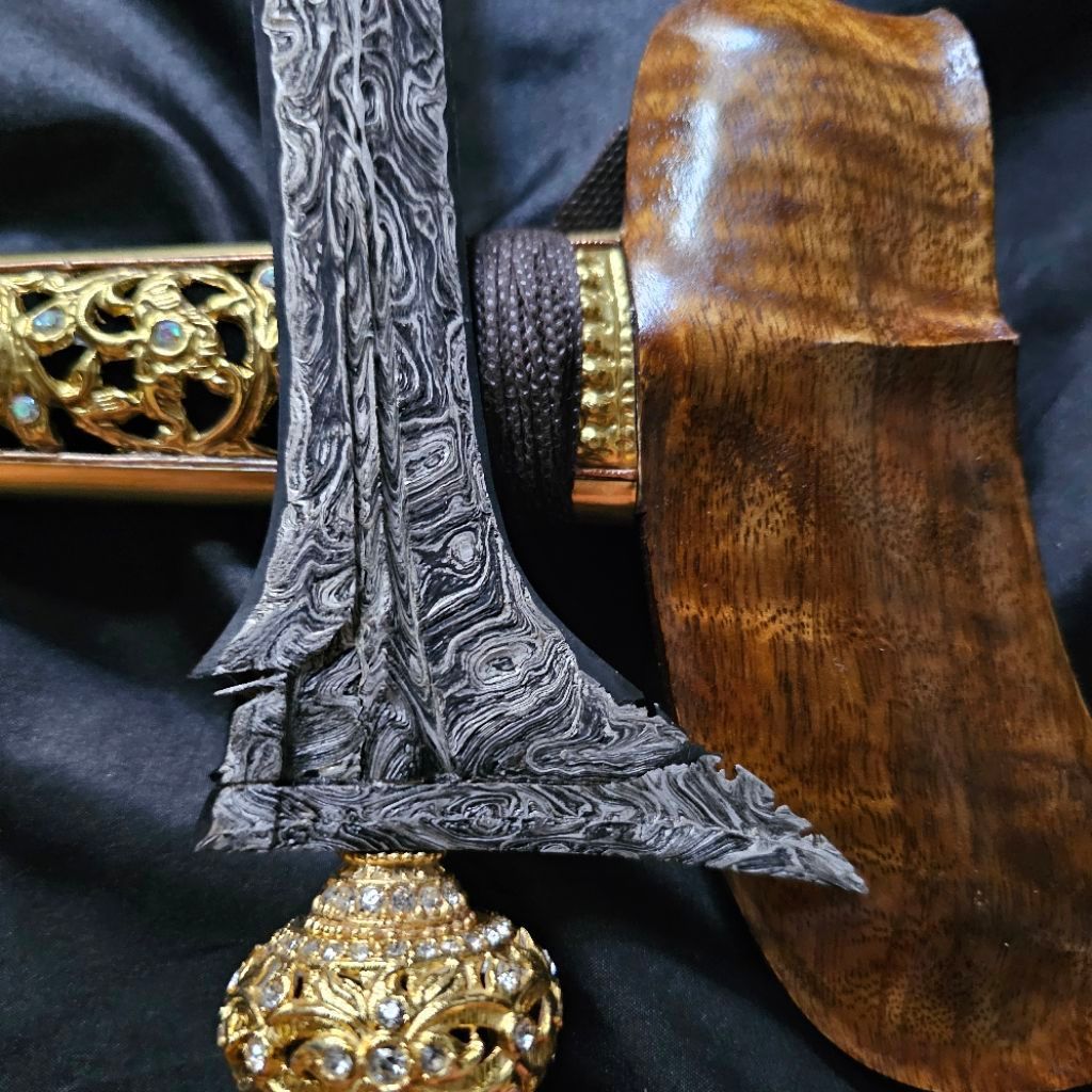 Keris Pasopati IV Pamor Lar Gangsir