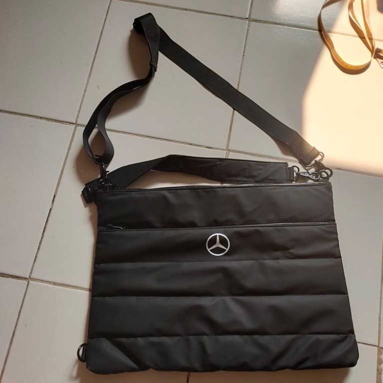 tas laptop anti air Mercedes Benz