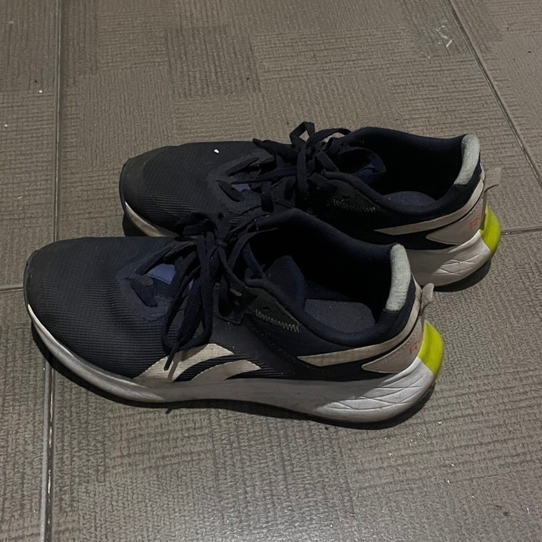 PRELOVED Sepatu Reebok Navy Memory Foam uk 40 Bekas