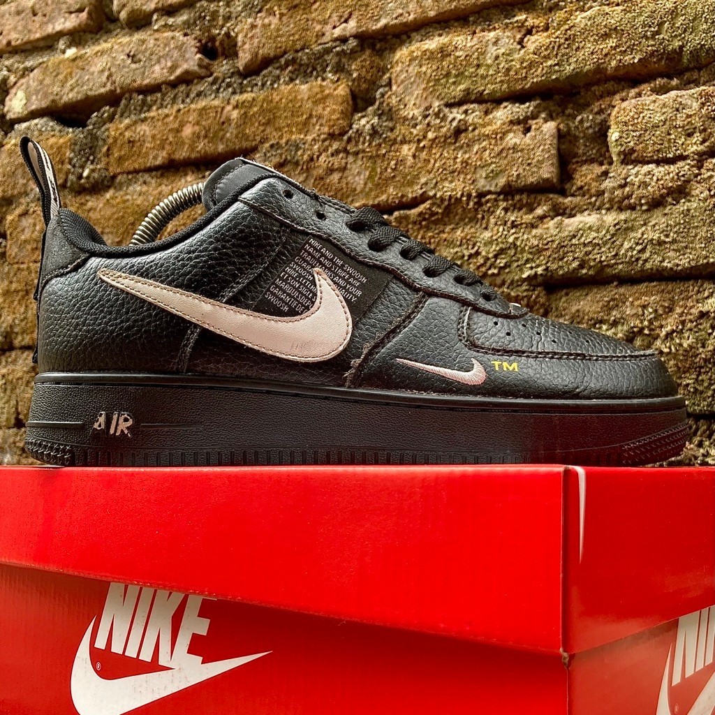Nike Air Force 1 LV8 Utility Black Size 41 Authentic