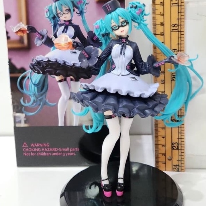 action figure hatsune miku kacamata maid