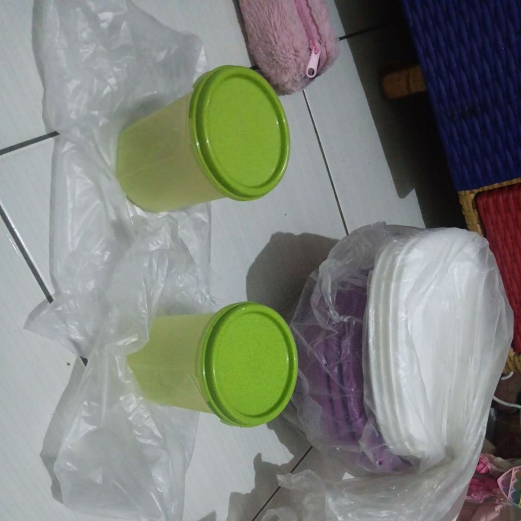 mm round tupperware