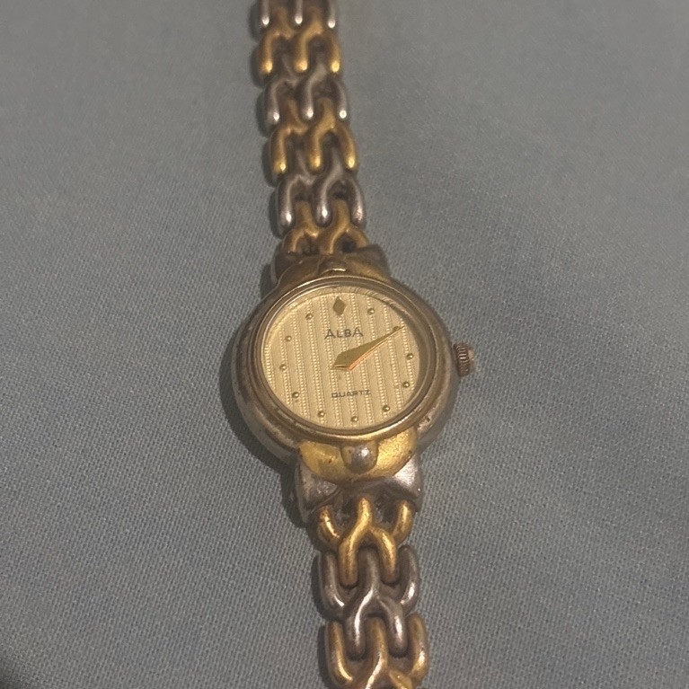 Jam vintage alba